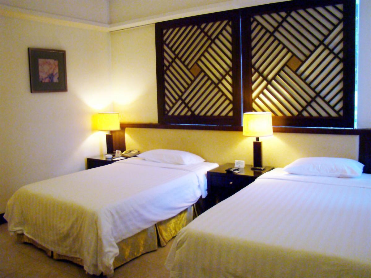 Clifford Golden Lake Hotel Foshan Buitenkant foto