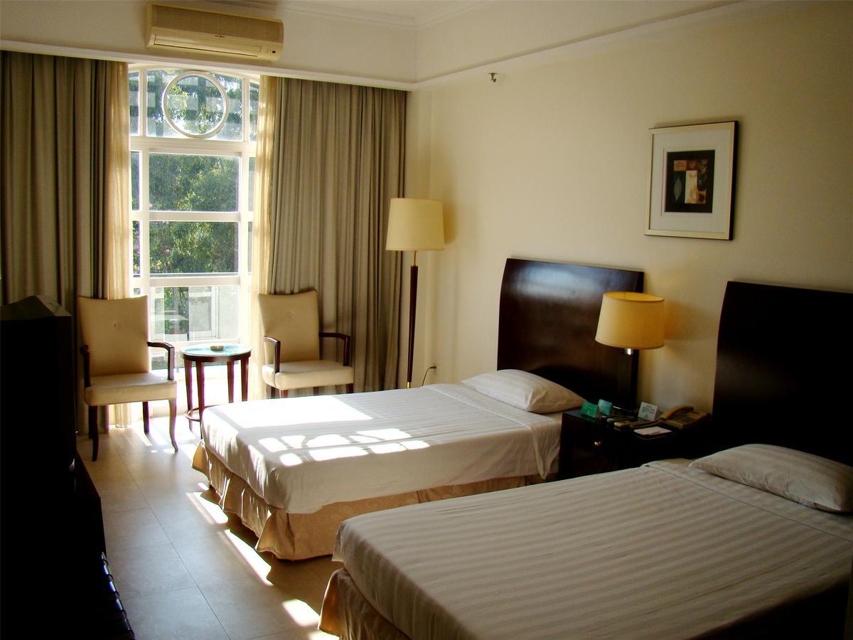 Clifford Golden Lake Hotel Foshan Buitenkant foto