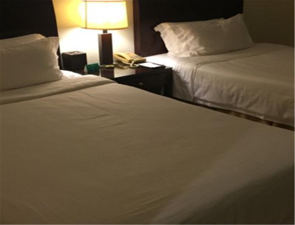 Clifford Golden Lake Hotel Foshan Buitenkant foto