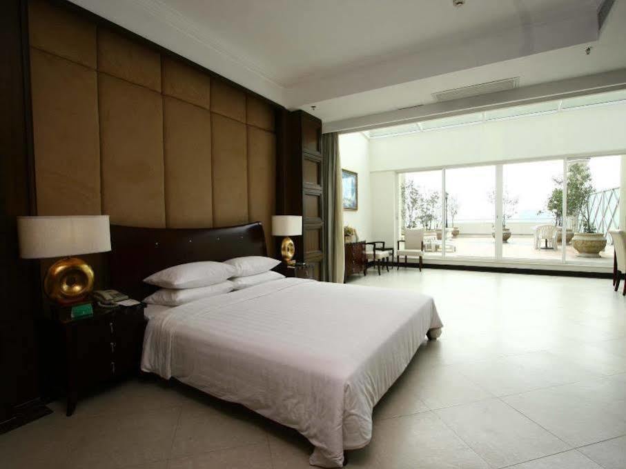Clifford Golden Lake Hotel Foshan Buitenkant foto