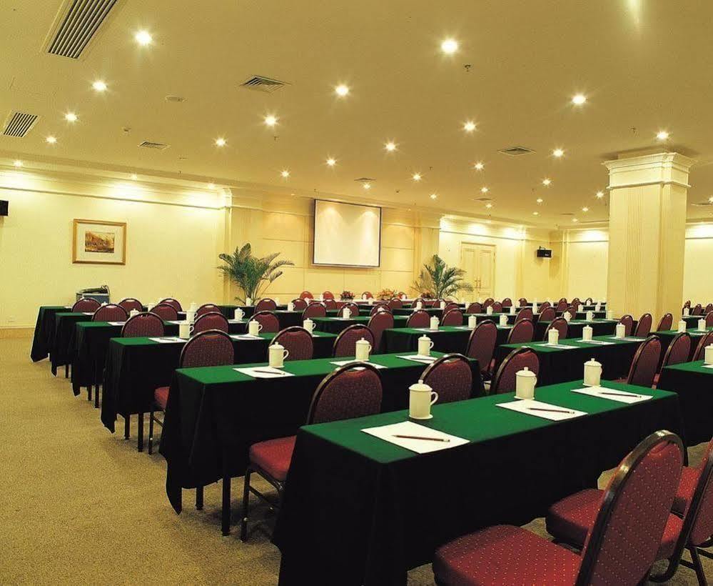 Clifford Golden Lake Hotel Foshan Buitenkant foto