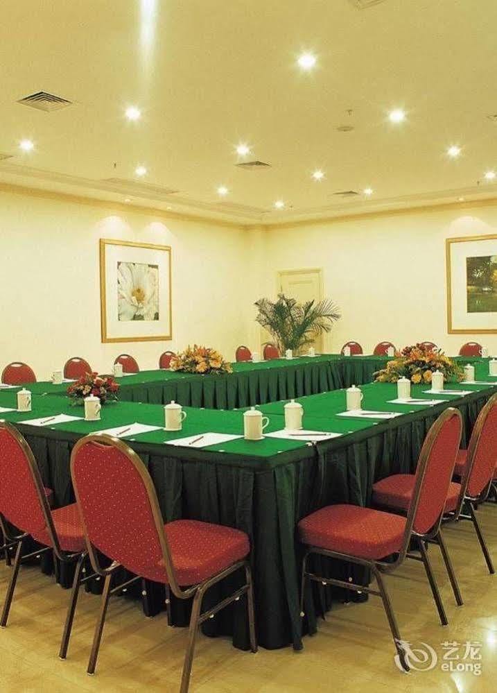 Clifford Golden Lake Hotel Foshan Buitenkant foto