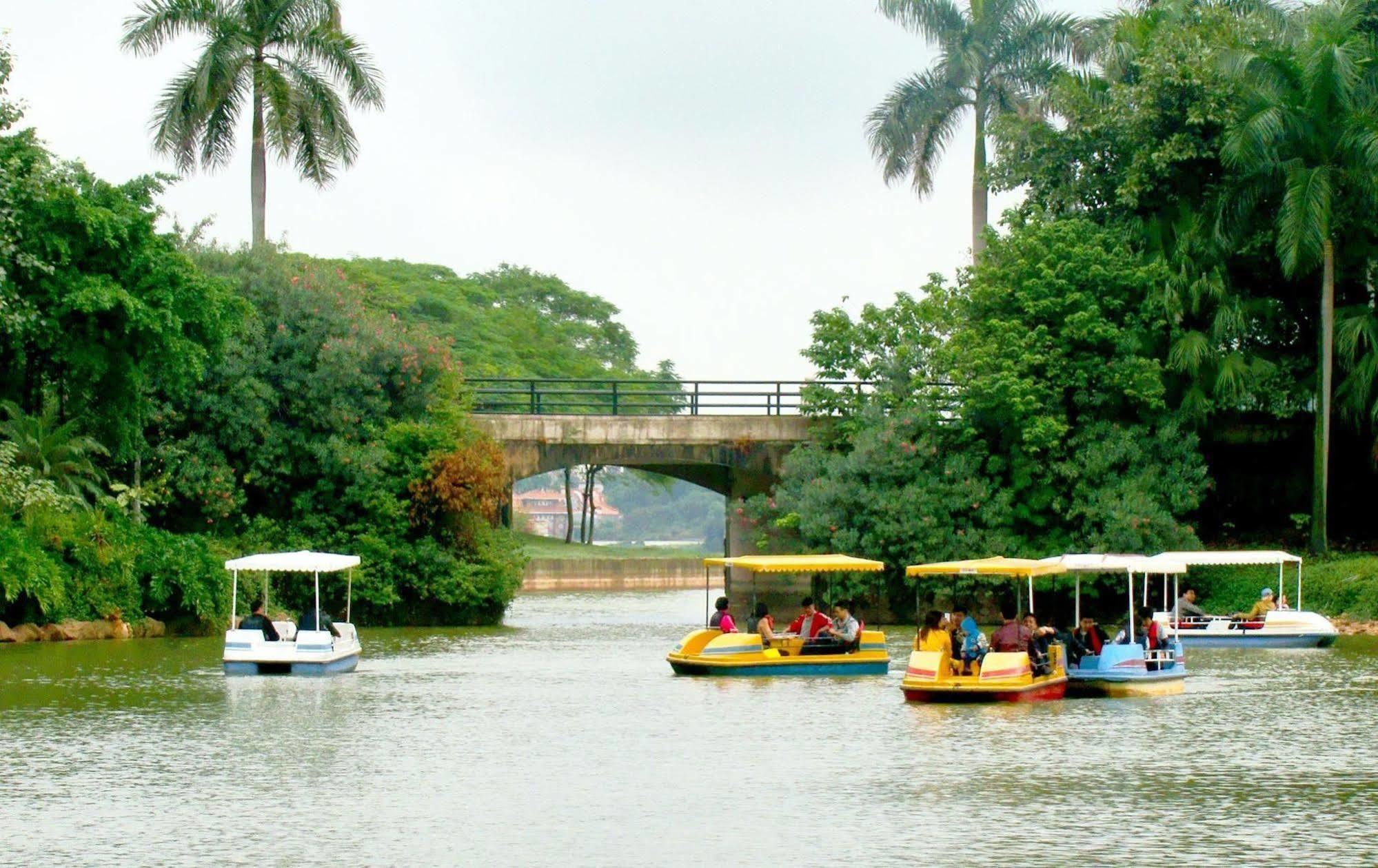 Clifford Golden Lake Hotel Foshan Buitenkant foto